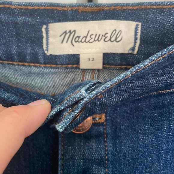 Madewell Denim skirt with gorgeous copper buttons down the front. Only worn once - Picture 3 of 3